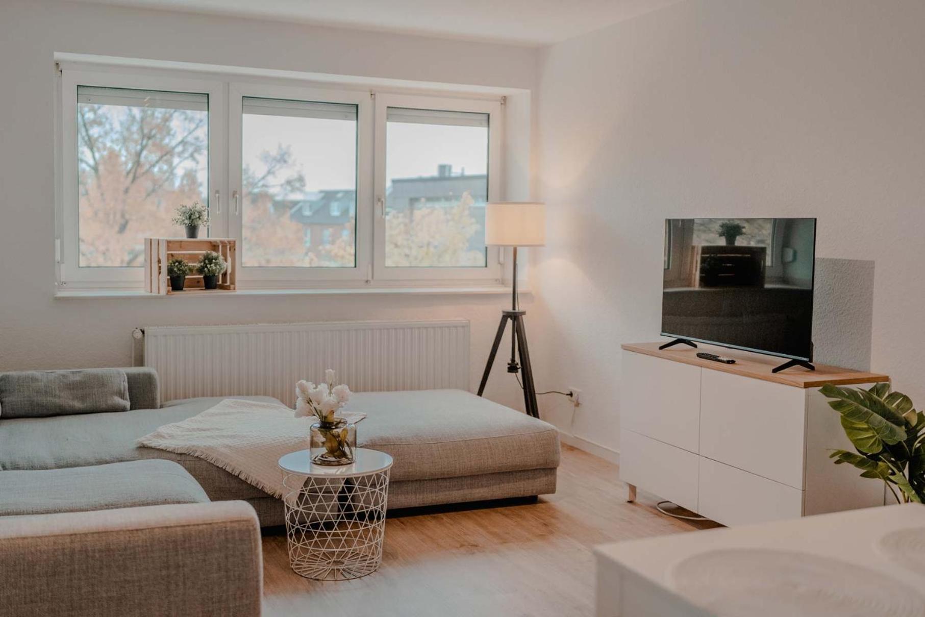 Apartment Mit Kueche, Arbeitsplatz Und Xxl Sofa Neuss Buitenkant foto